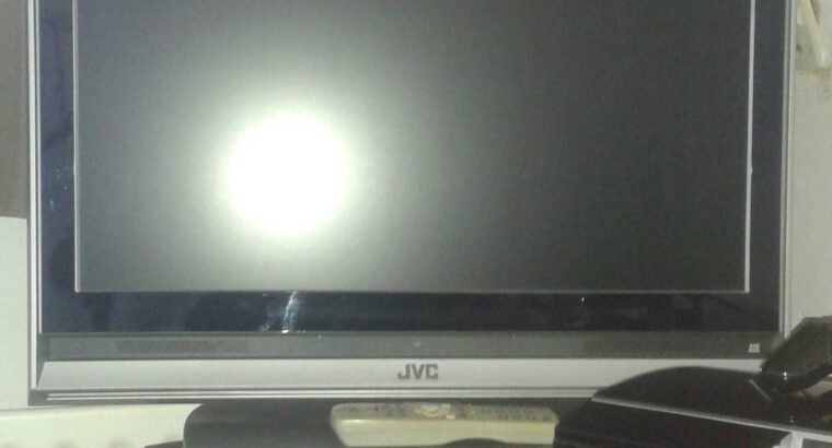 JVC tv 66 cm breed